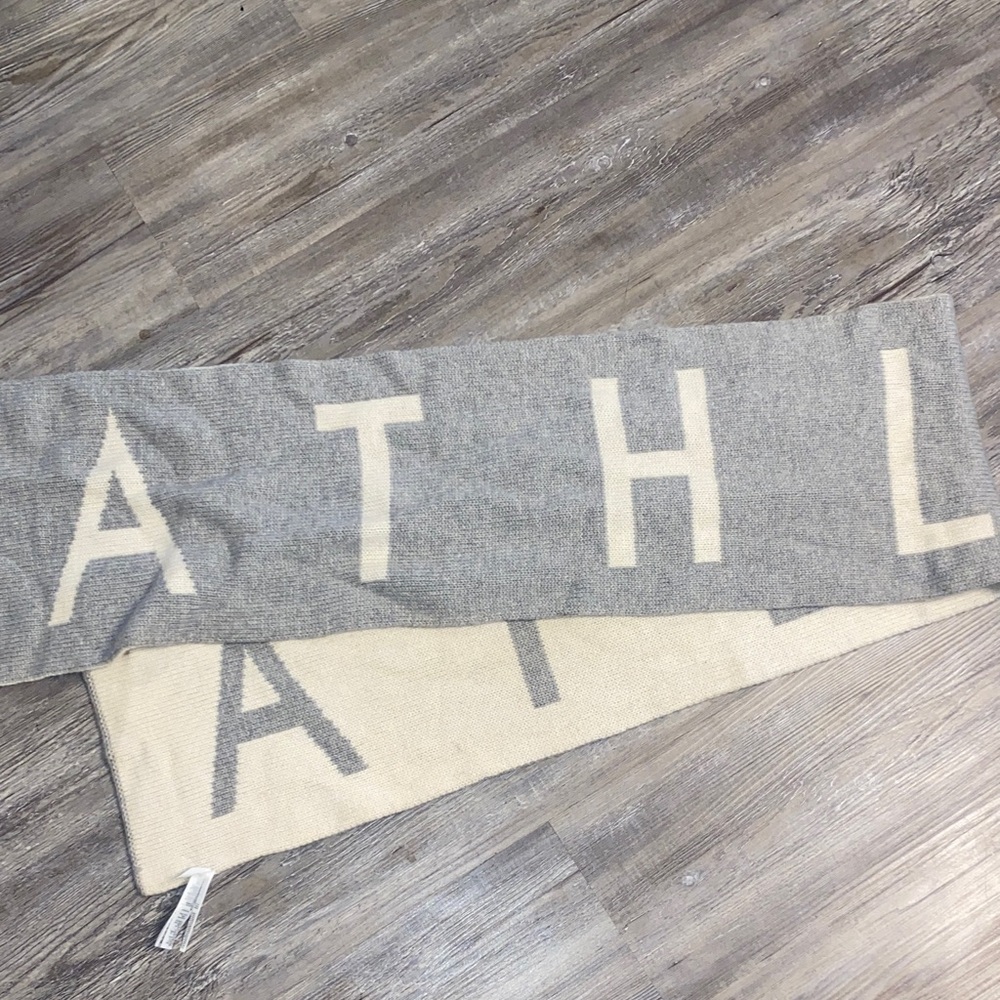 GUC ATHLETA Logo Scarf